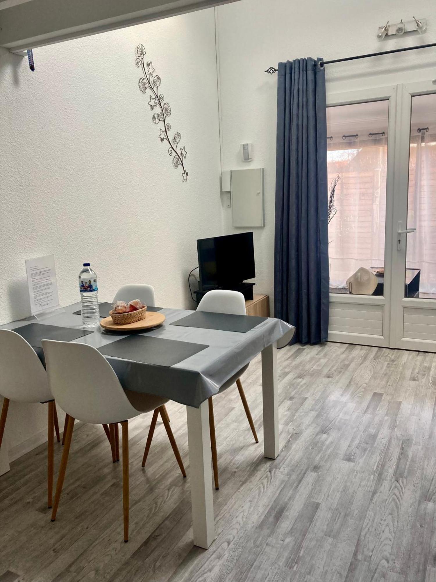 Appartement Duplex Lumineux Idealement Situe Ares Exterior foto